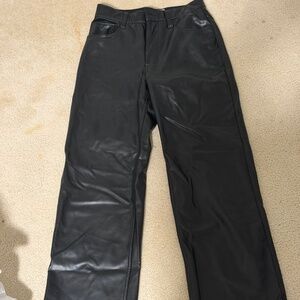 The '90s Relaxed Leather Jean Ultra High Rise 27/4s